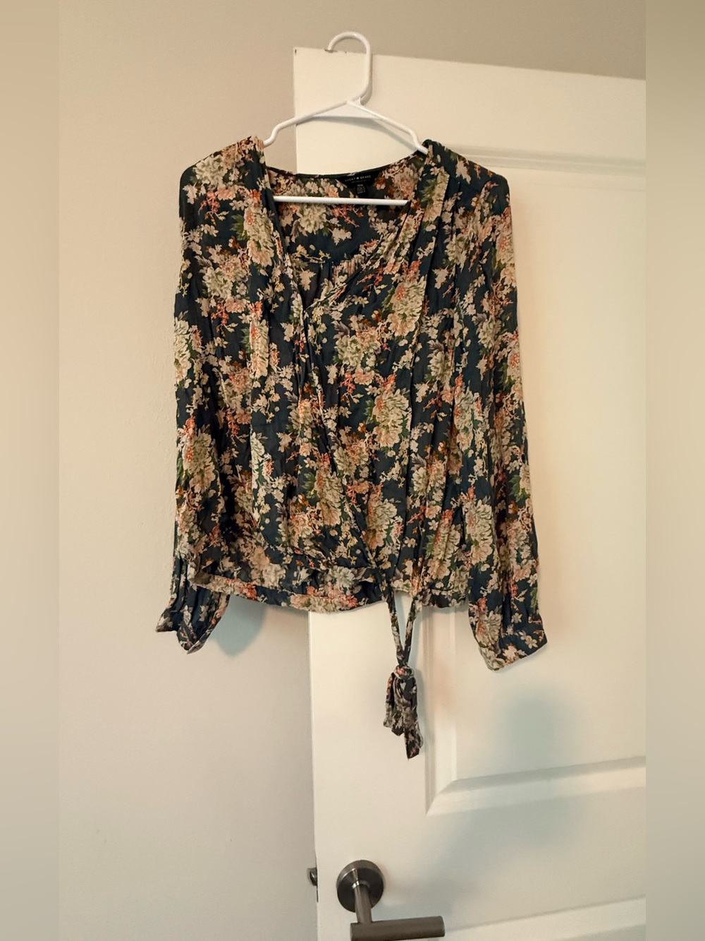 Lucky Brand Women's Navy Floral Wrap Faux-Wrap Tie-Waist Long Sleeve Blouse❤️ - Picture 3 of 7